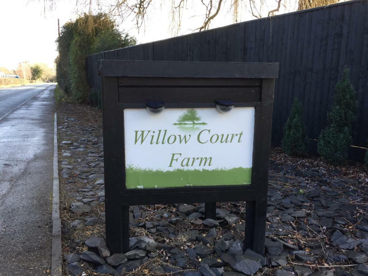 Willow Court Farm Studio West & Petting Farm, 8 Mins To Legoland & Windsor, 15 Mins To Lapland Uk Villa Екстериор снимка